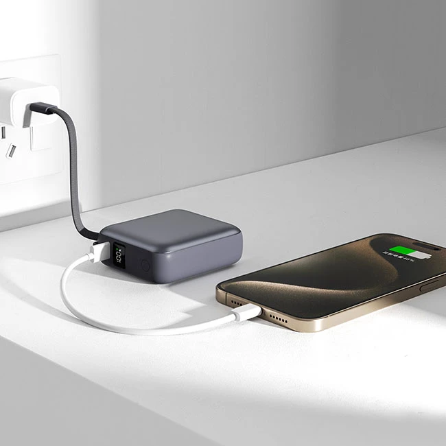 Small Power Bank With Built in Cable manufacturers